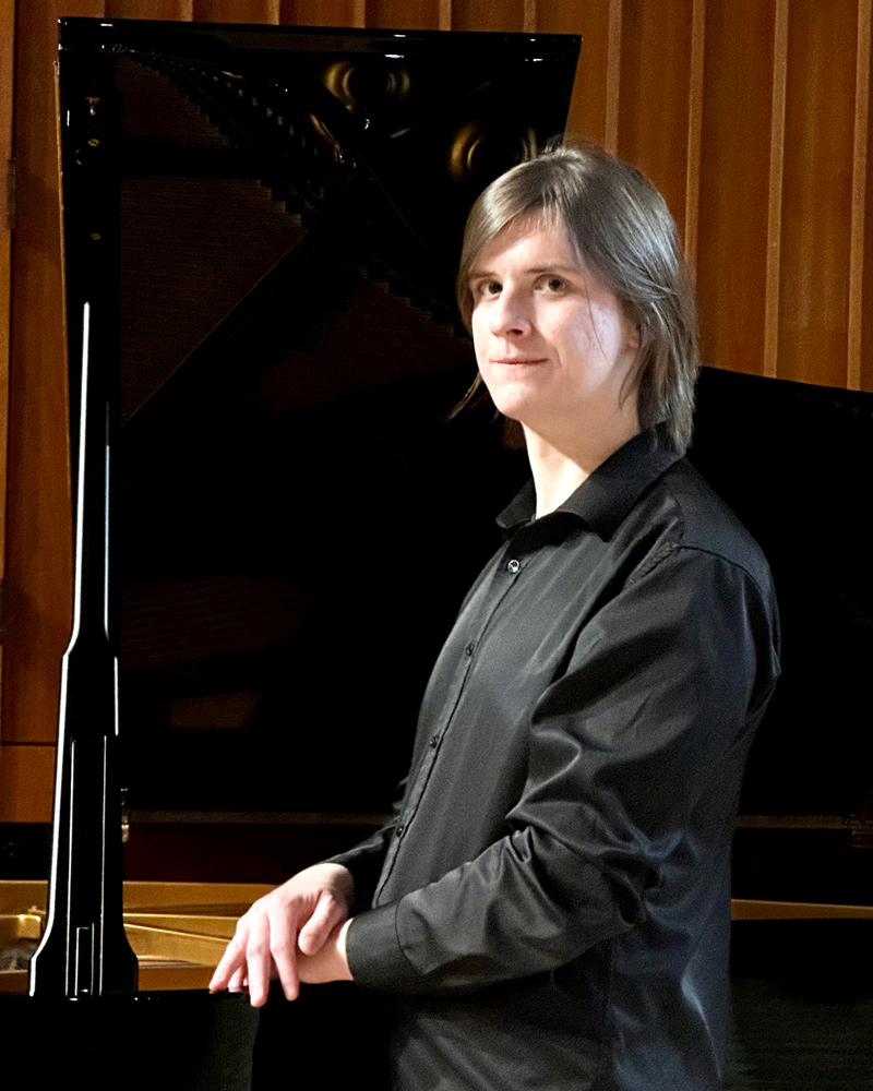 Image for Erik Robinson, piano